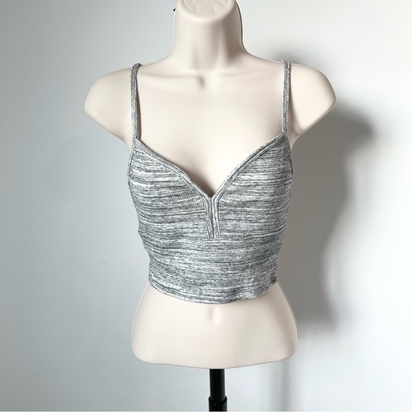 Hollister Cropped Tank Gray Size Small Ribbed Knit Crop Tank Top - Picture 1 of 7
